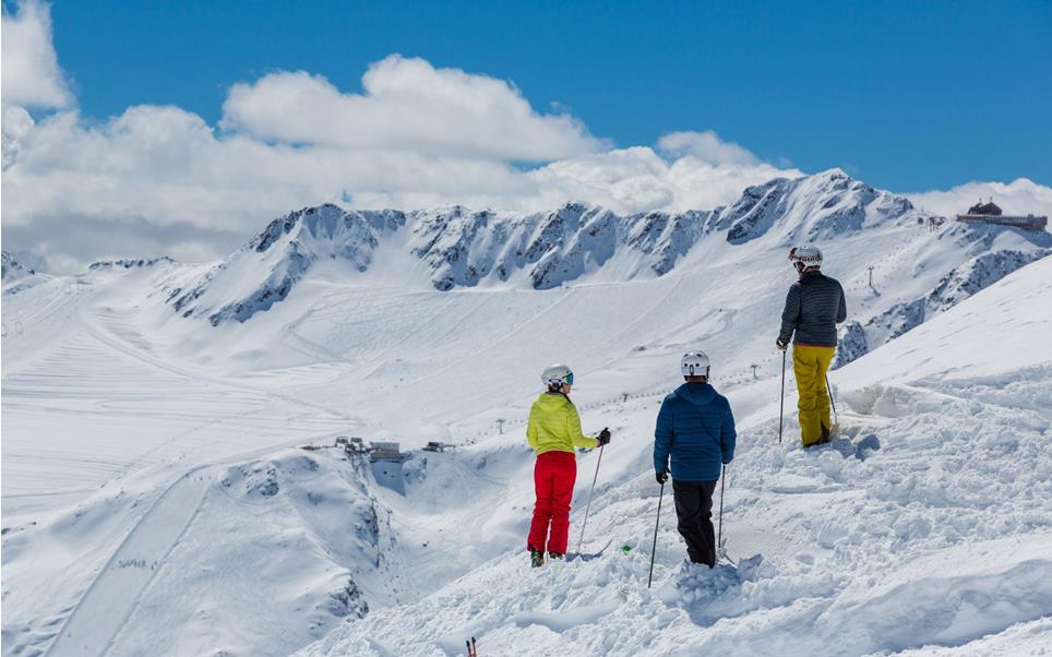 wintersport-pisten-skifahrer-schnalstal-ps