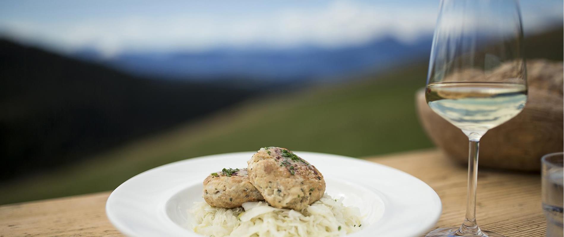 Mangiare-e-bere-Canederli-Avelengo-Verano-Merano2000-fa