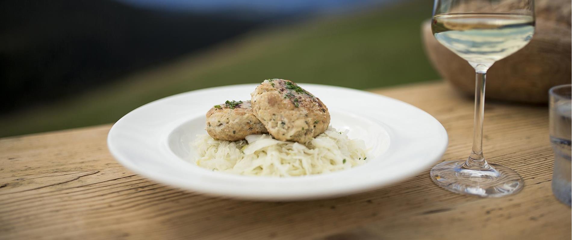 Mangiare-e-bere-Canederli-Avelengo-Verano-Merano2000-fa