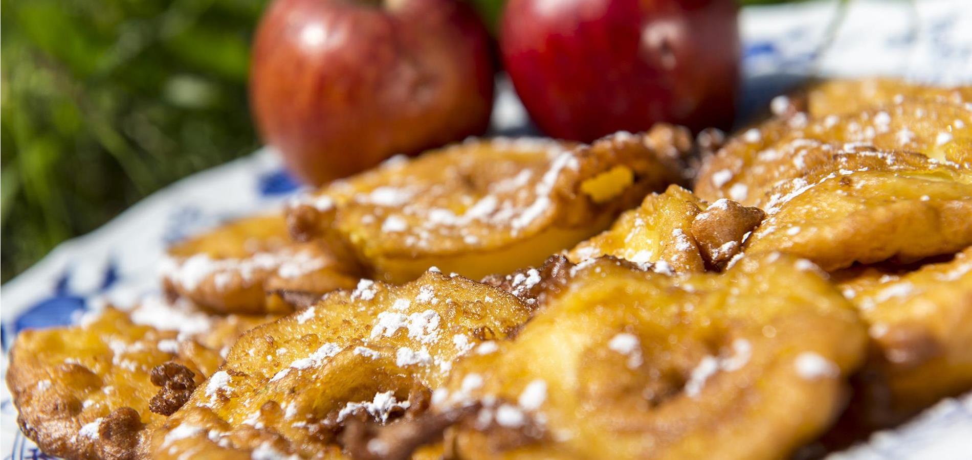 Apfelkiachl - apple pancakes