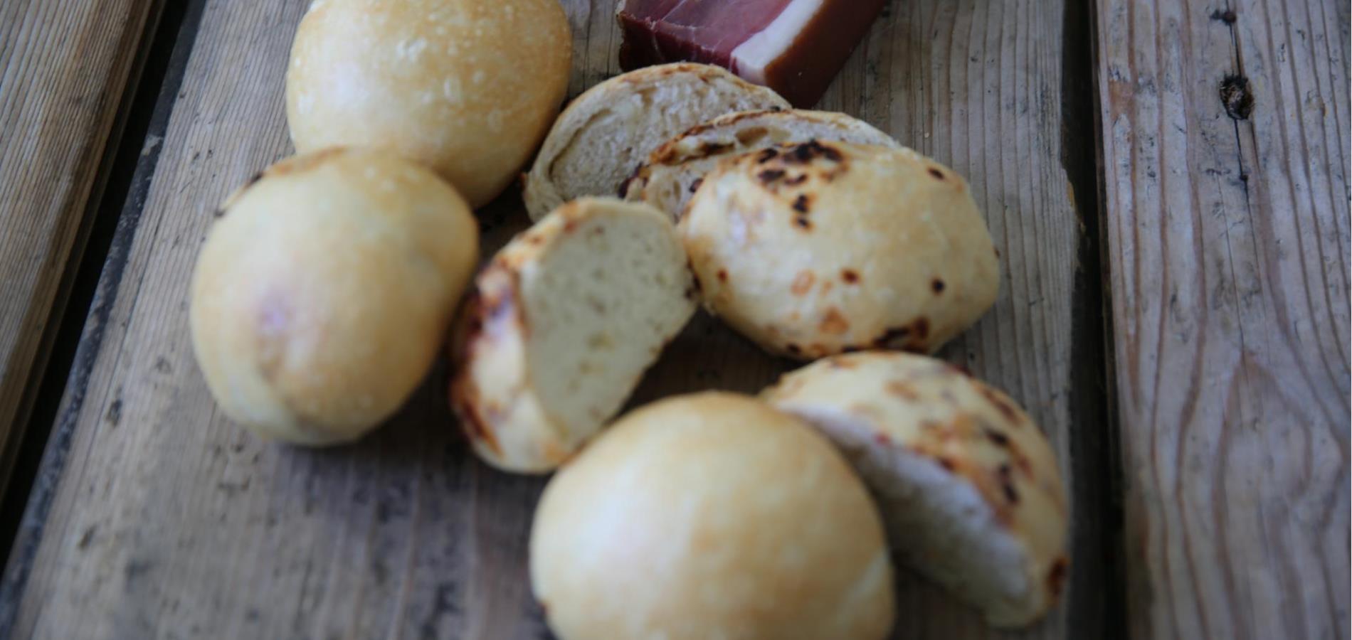 Ciabatta mit Speck und Zwiebel