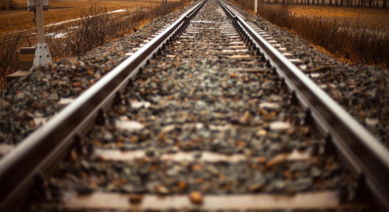 path-railroad-rails-1425
