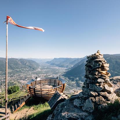 Der Sommer in Dorf Tirol ist eine Welt voller Überraschungen