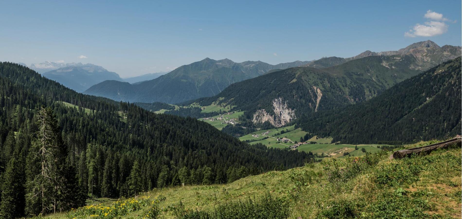 Un Gruppo Montuoso Delle Alpi Retiche