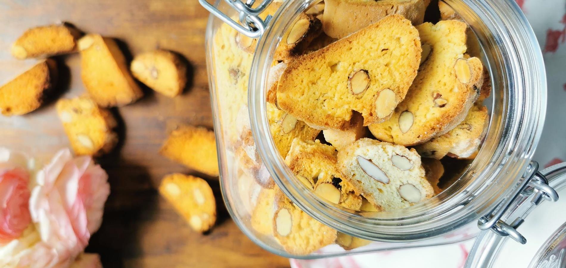 Cantuccini (Italian Almond Cookies)