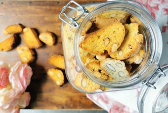 Cantuccini (Italian Almond Cookies)
