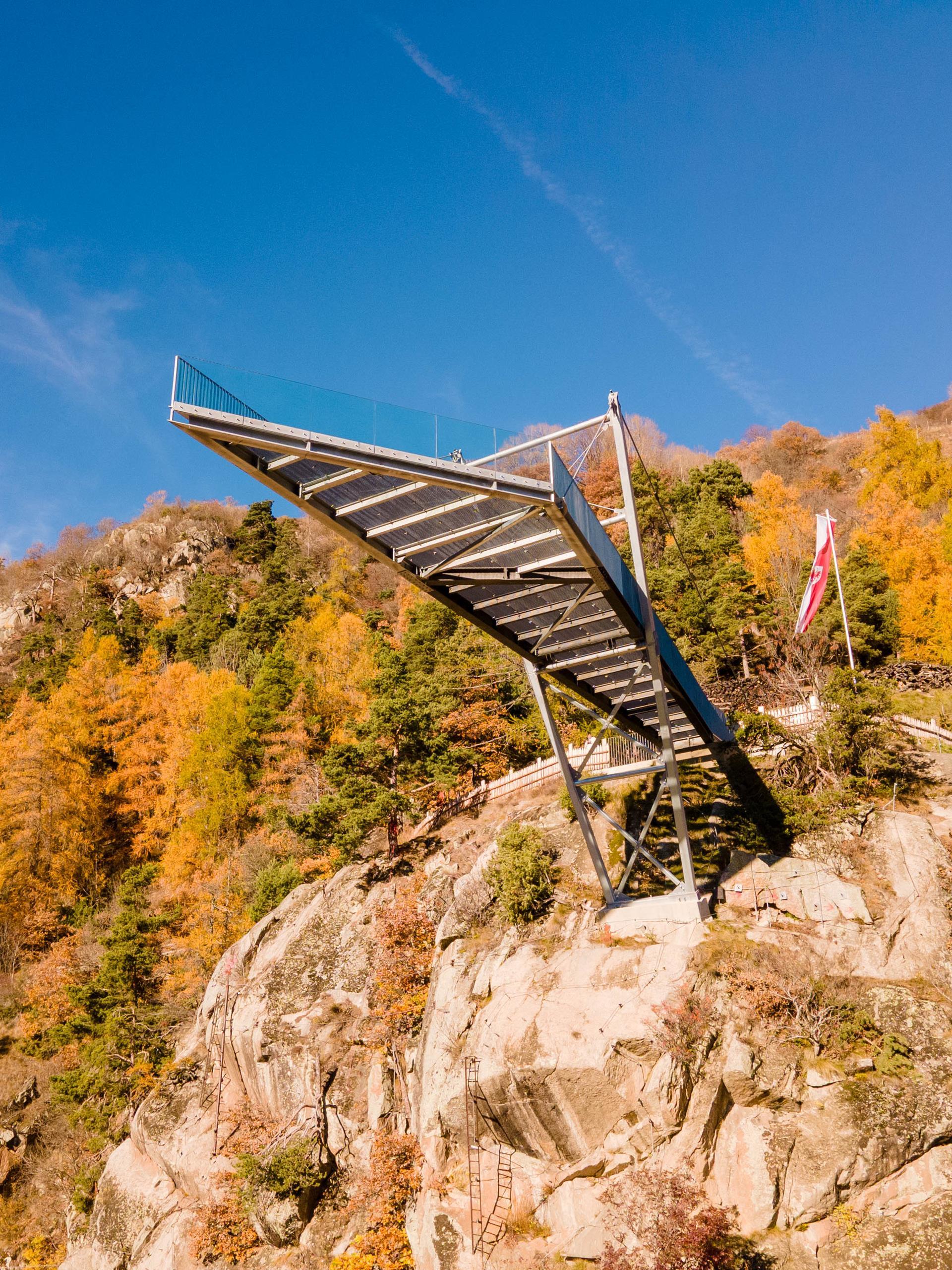 unterstell-aussichtsplattform-herbst-tg-naturns-herb-media-5