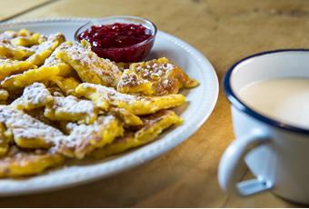 Kaiserschmarrn at the Hochmuth mountain inn