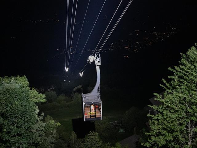 Die Seilbahn Burgstall-Vöran bei Nacht