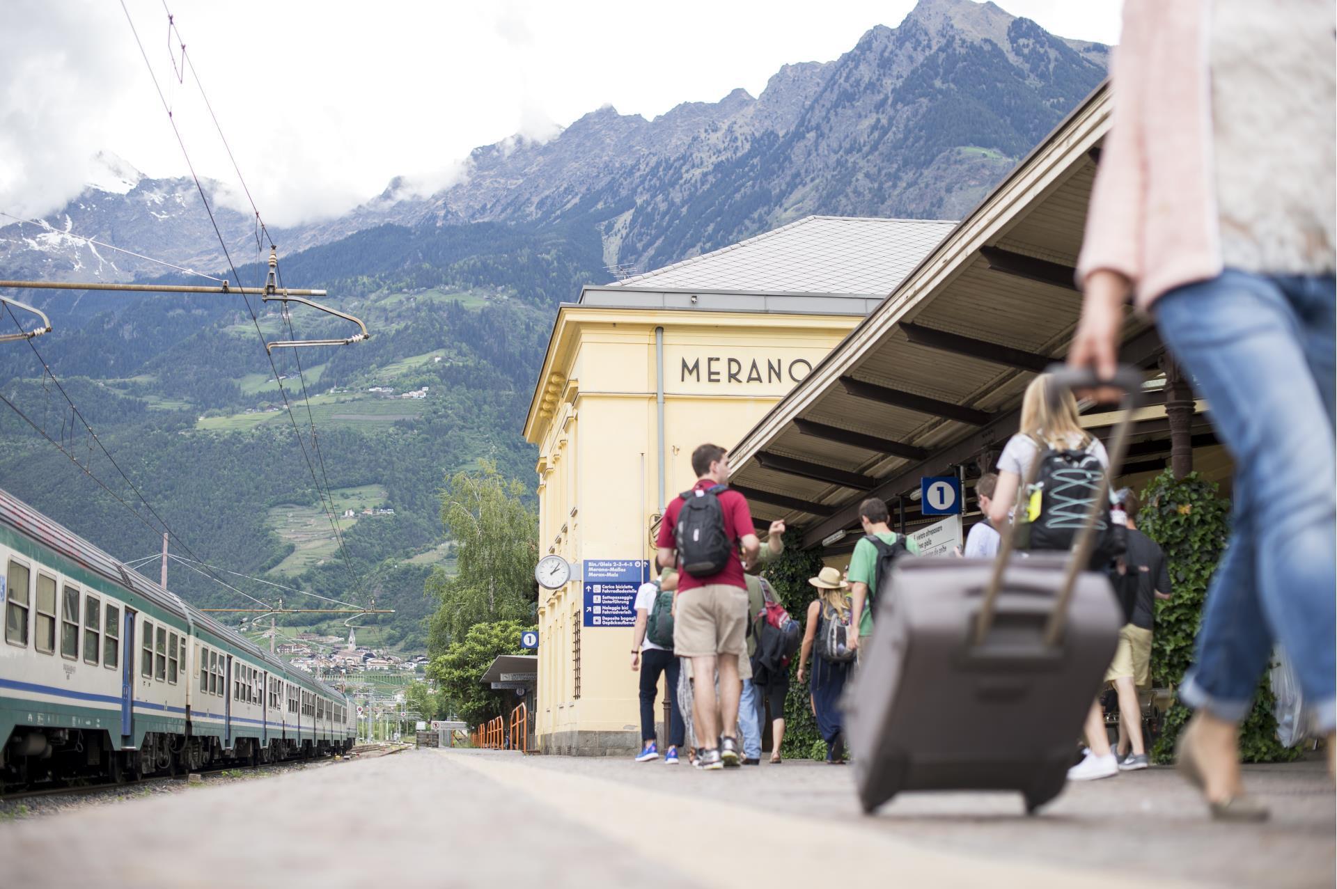 Mobilität-Bahnhof-Meran-af[2]