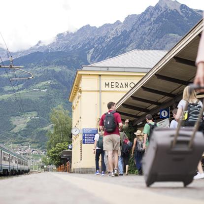 Mobilität-Bahnhof-Meran-af[2]