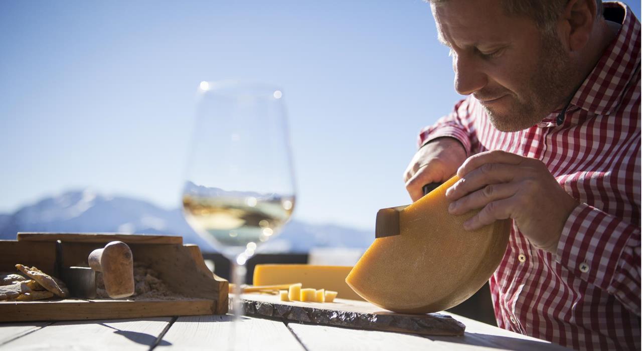 “Schlutzkrapfen,” Sauvignon Blanc and Snow Fun