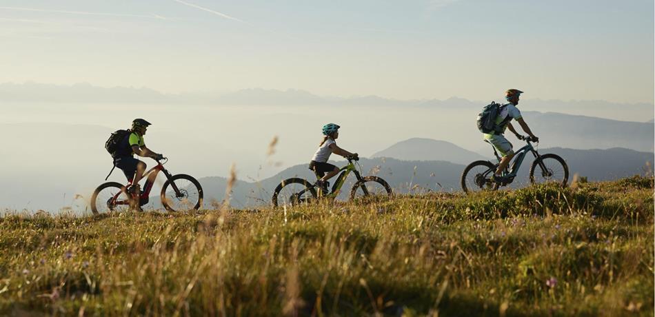 Naturno offre numerosi e variegati percorsi per ciclisti e mountain biker.