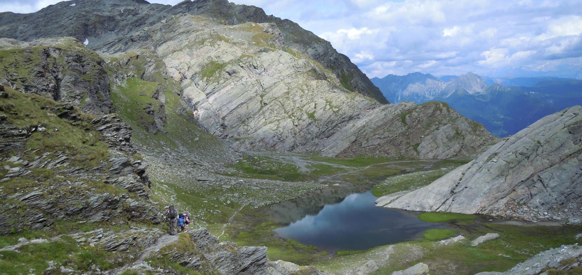 Eine Hüttenwanderung zu den Spronser Seen und auf dem Meraner Höhenweg West