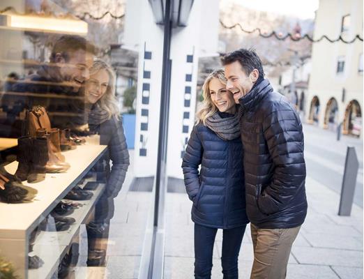 shopping-in-lana