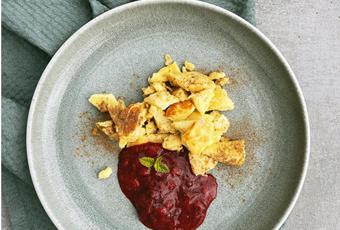 Kaiserschmarren mit Äpfeln