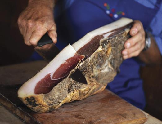 Essen und Trinken-Speck aus Südtirol-Lana und Umgebung
