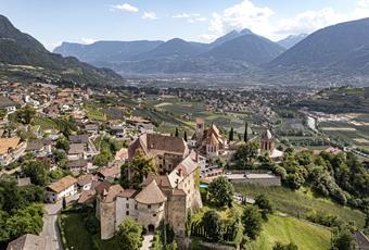 Reach South Tyrol by airplane