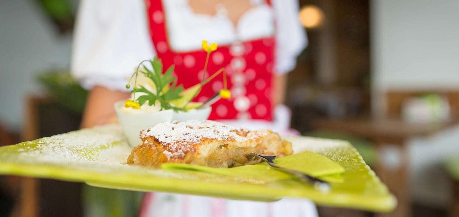 Apple Strudel with short crust pastry