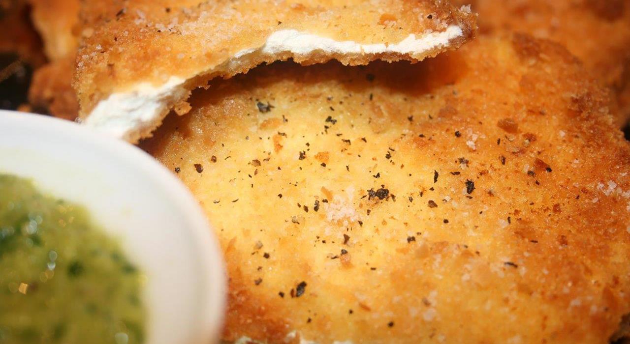 Bovista impanata con salsa verde