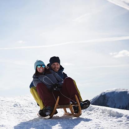 Die Rodelpiste im Skigebiet Meran 2000 bietet eine rasante Abfahrt