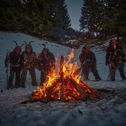 Nikolausumzug und Krampus Tuifltog