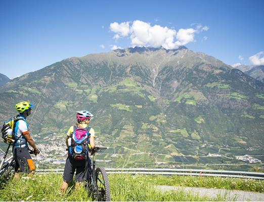 Mountainbiker in Naturns können wundervolle Aussichten genießen