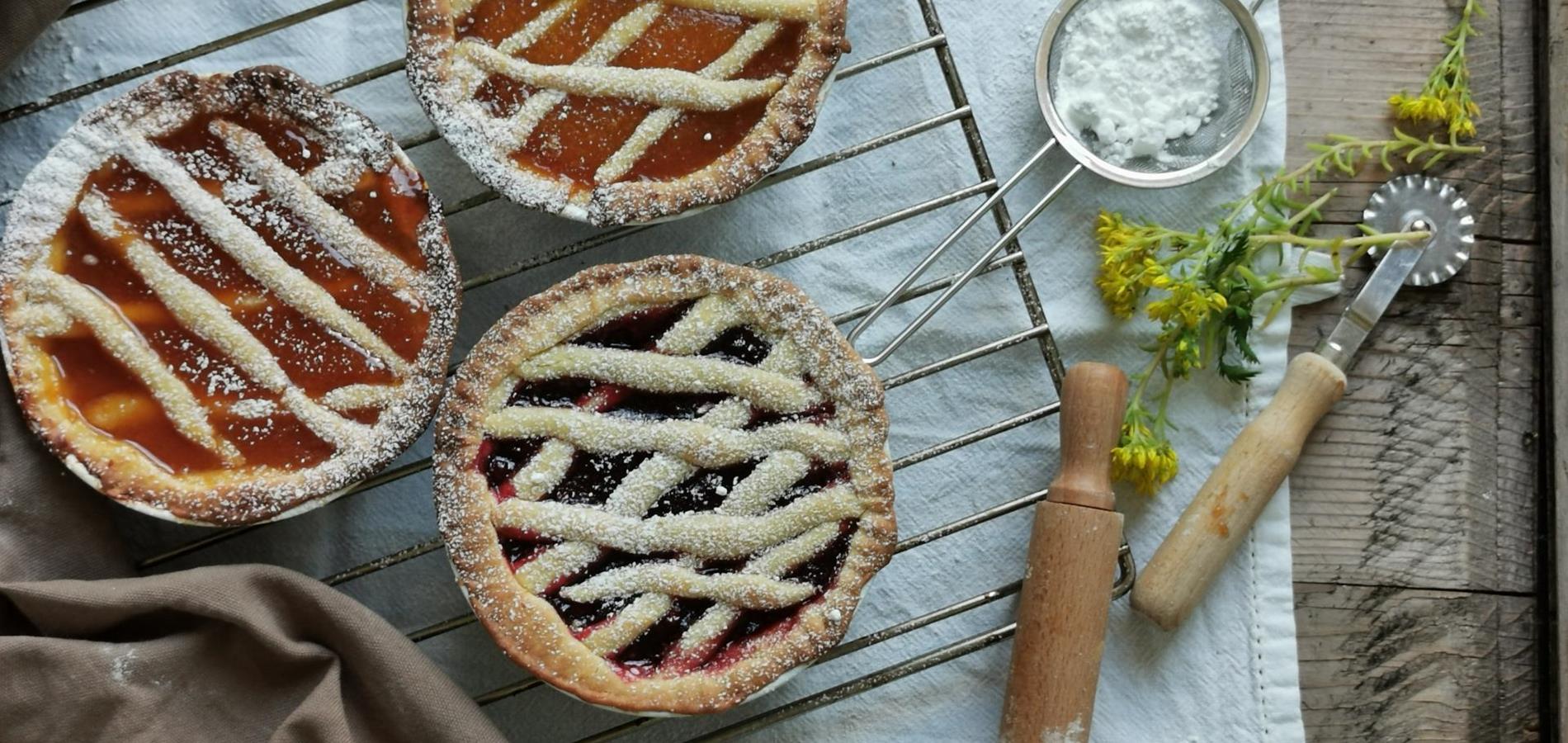 Apricot and cranberry crostata