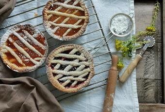 Apricot and cranberry crostata