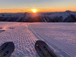Die erschte Spur - Skifahren bei Sonnenaufgang