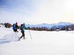 Escursione guidata con le racchette da neve