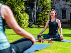 TESANA: Yoga con rilassamento sonoro