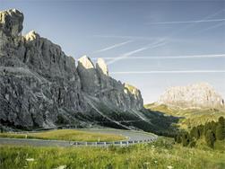 Busausflug: Dolomiten-Rundfahrt - majestätische Felsen