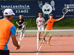 Tennisschule Gery Riedl mit Babolat Stützpunkt