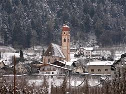 From Tesimo to the St. Christoph Church - Circular Hike at winter