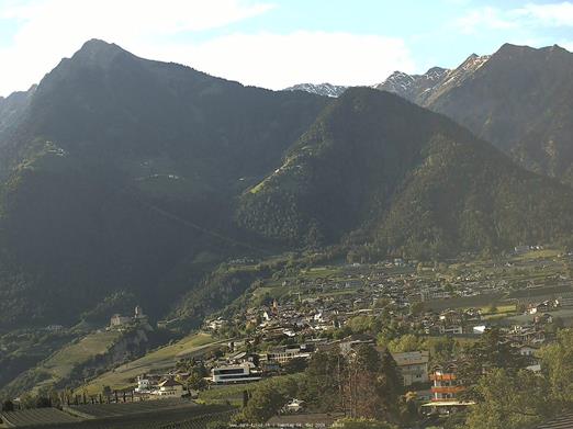 Webcam mit Blick auf Dorf Tirol - Hochmuth