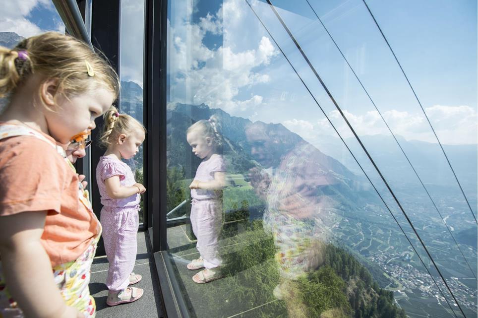Familienurlaub-Seilbahn-Meraner-Land-af