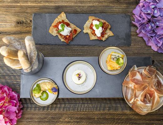 essen-und-trinken-in-lana-aperitivo-schuettelbrot