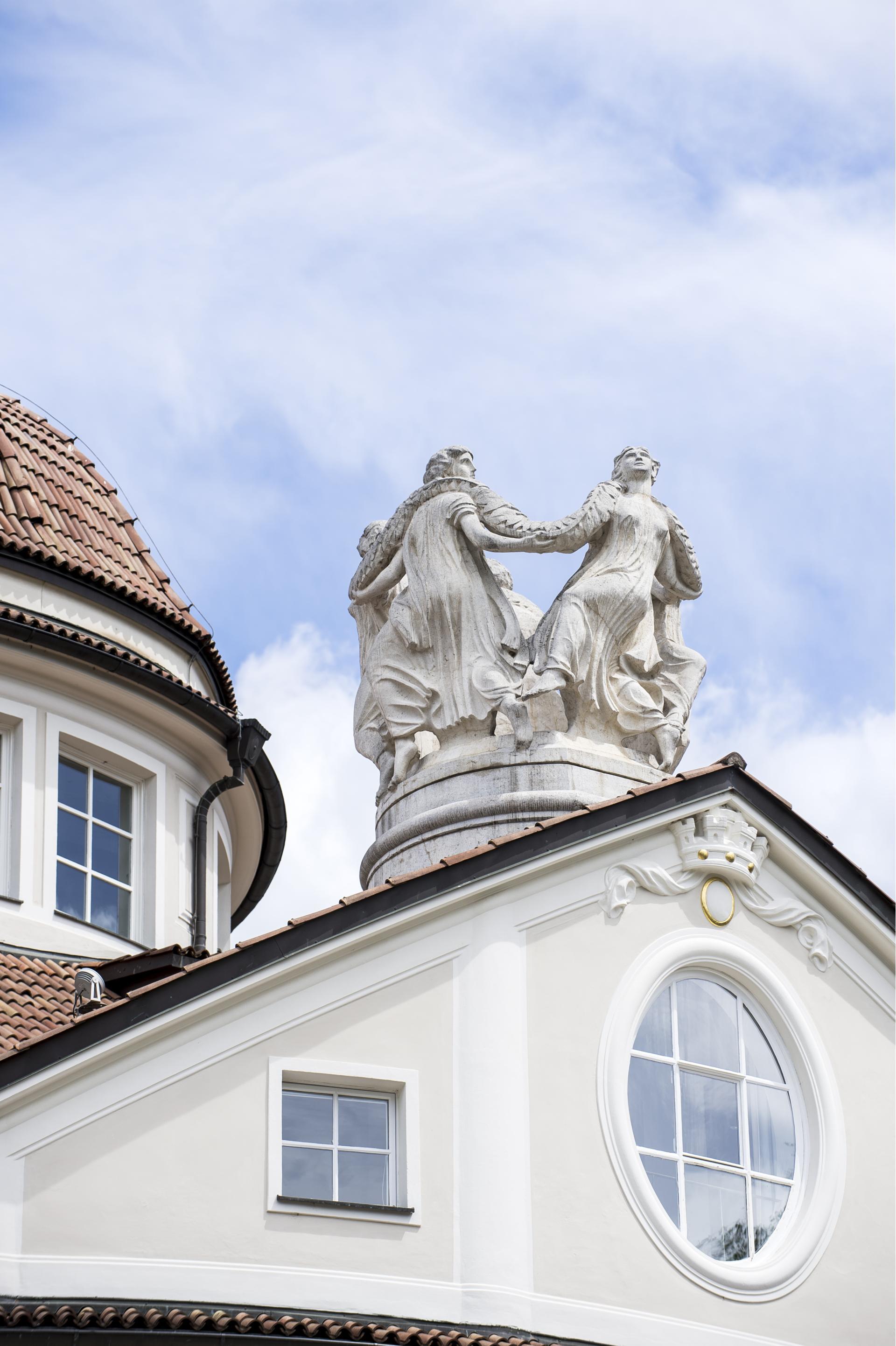 Kurhaus-Detail-Frauen-Meran-AF