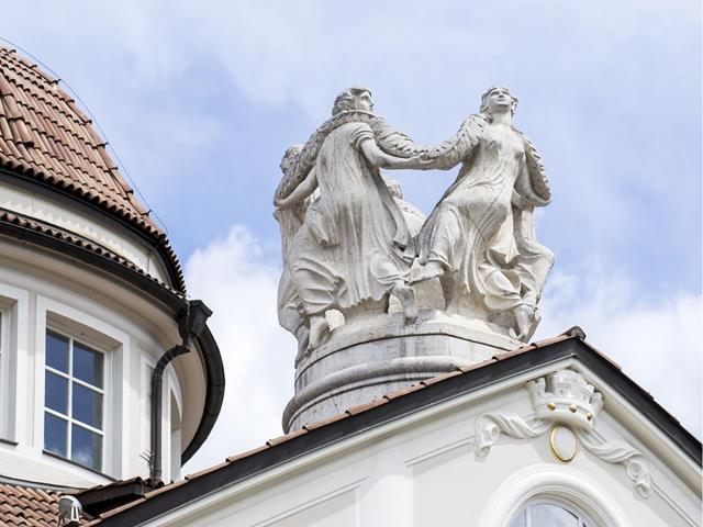 Kurhaus-Detail-Frauen-Meran-AF