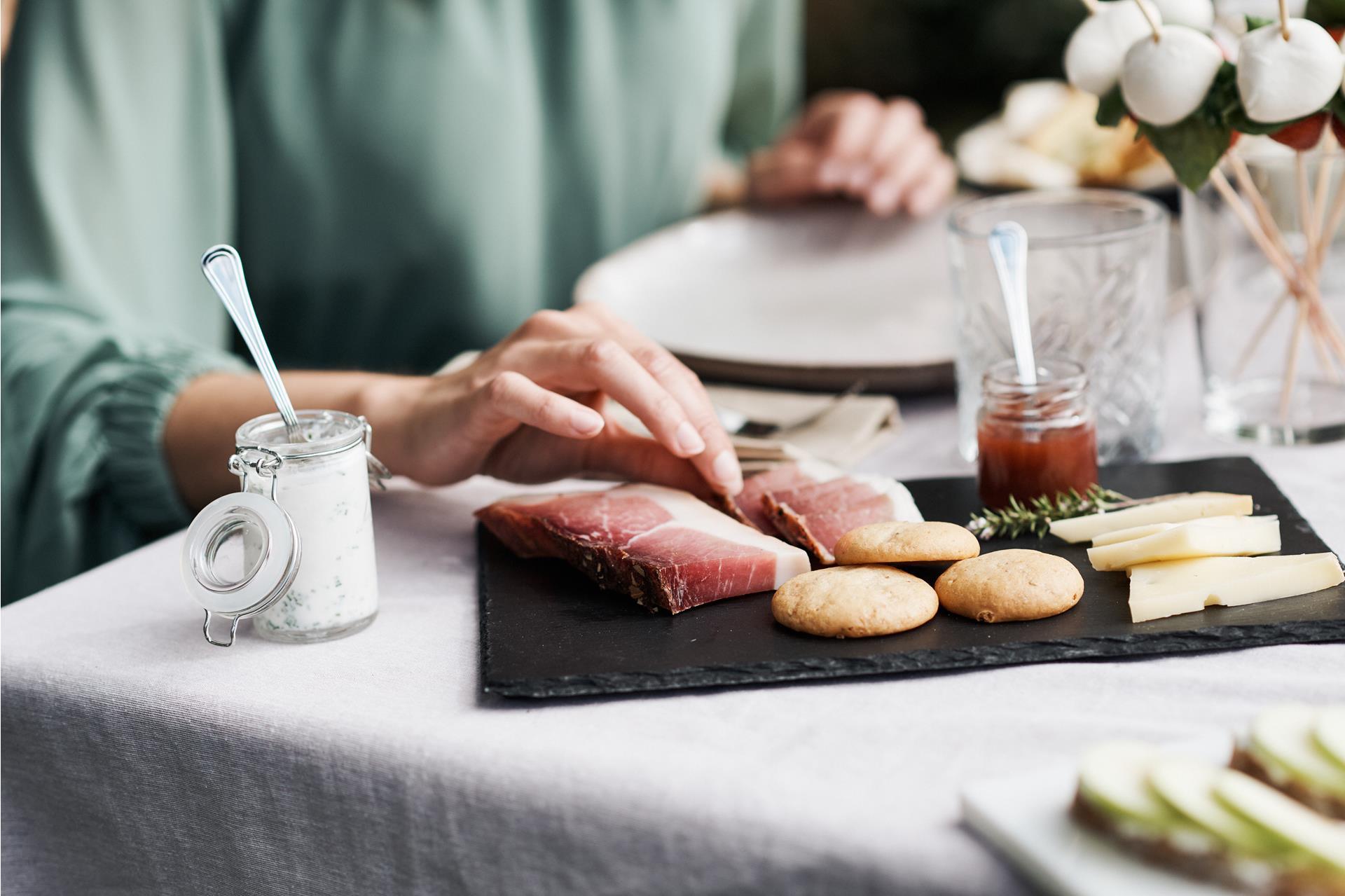 genuss-speck-kaese-idm-suedtirol-manuel-ferrigato