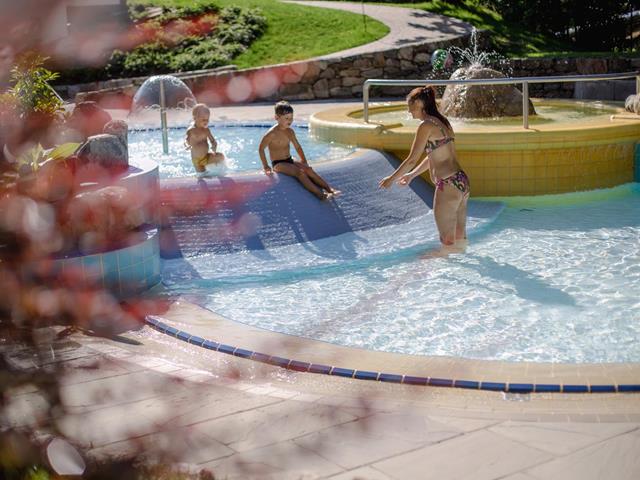erlebnistherme-freibad-familie-sommer-tg-naturns-fotostudio2000-148