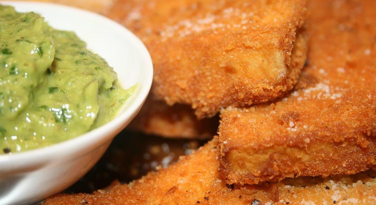 Bovista impanata con salsa verde