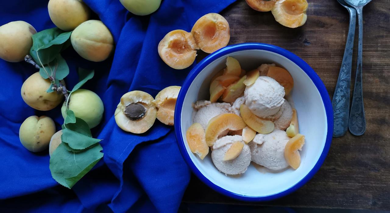 Marillen-Tschelatti (Eis)