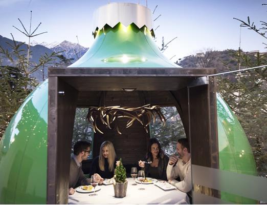 smg-Weihnachtskugel-Therme-Meran-alfi