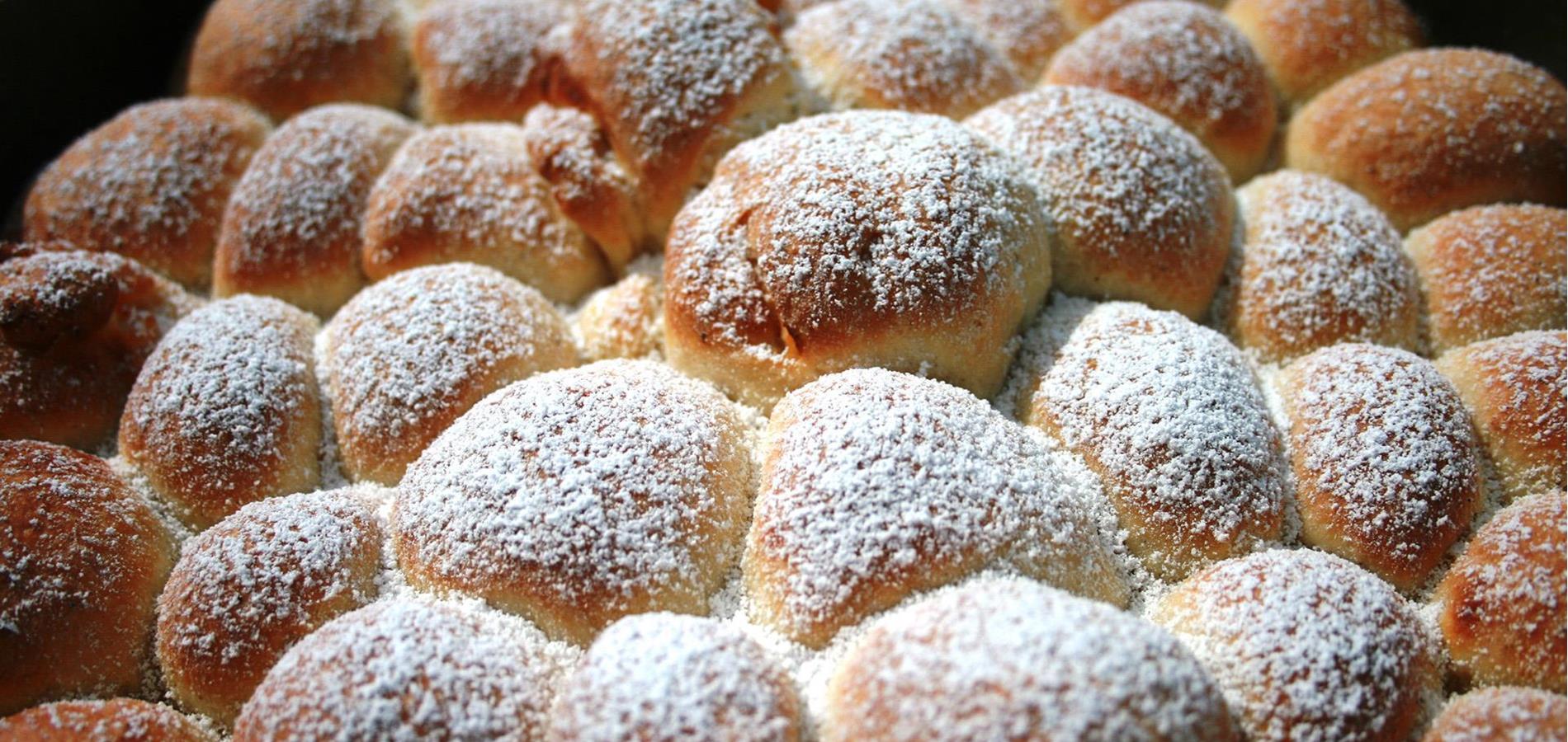Buchteln - traditional sweet buns