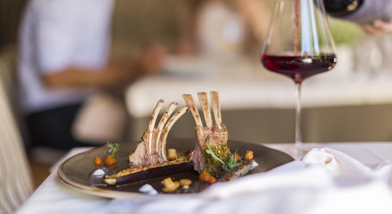 essen-und-trinken-in-lana-rippchen-wein-restaurant