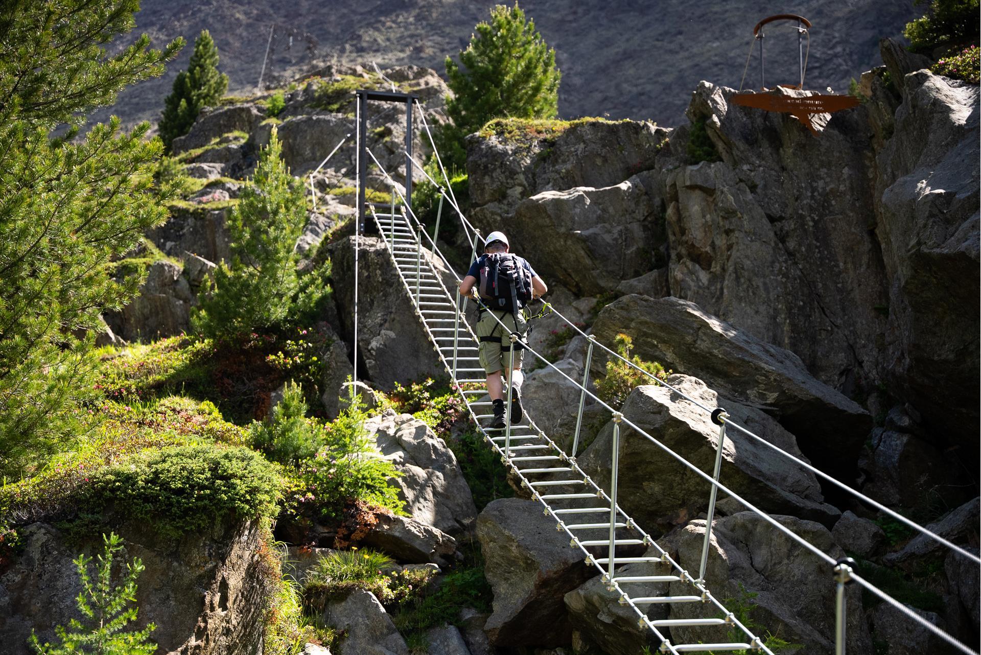 klettersteig-schnalstal-larix-alpin-arena-hannah-huetter-5