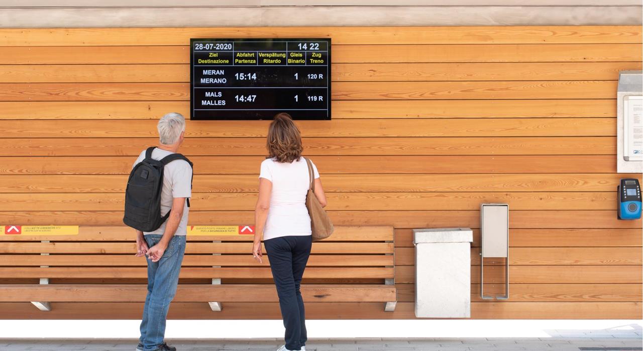 idm-sta-oeffentliche-verkehrsmittel-bus-zug-bahnhof-2020-9