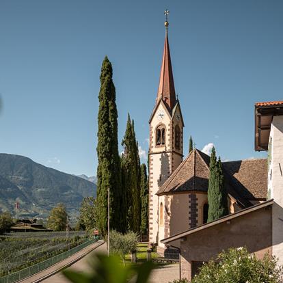 Het dorp Postal bij Lana in de omgeving van Merano in Zuid-Tirol